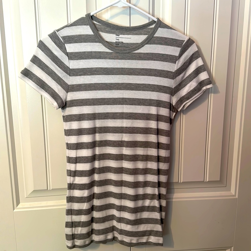 GAP: The Modern Tee (Small)
